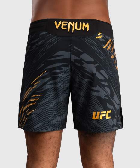 Venum Fight Shorts UFC Fusion Authentic Fight Night Champion Short Fit, Schwarz-Gold 5