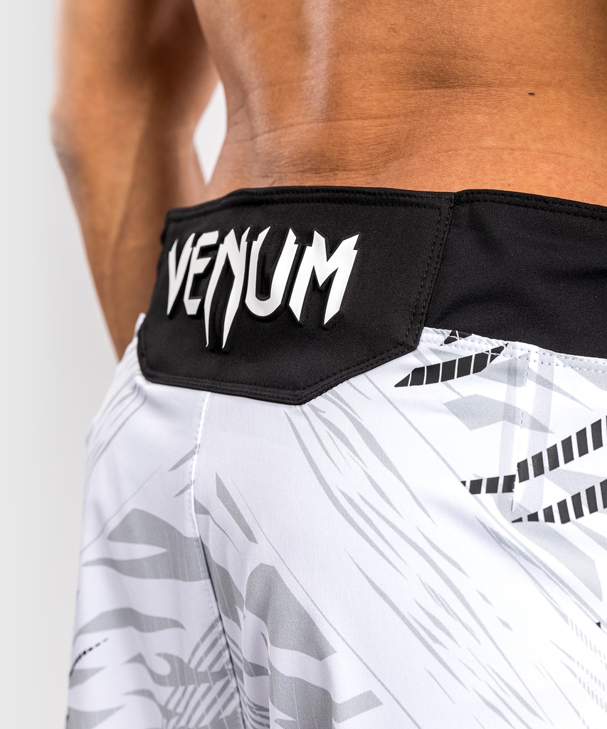 Venum Fight Shorts UFC Fusion  Authentic Fight Night Short Fit, Weiß 6