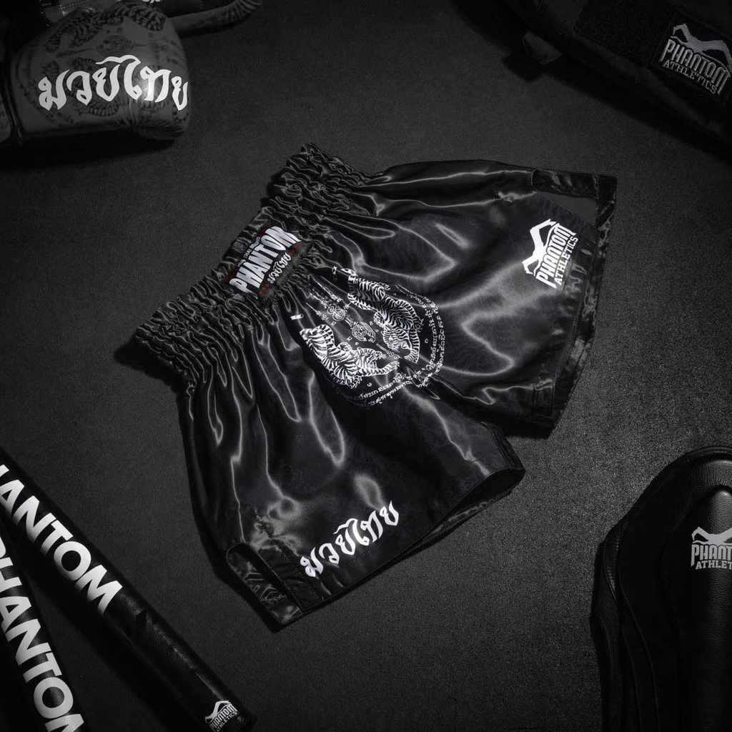 Phantom Muay Thai Shorts Sak Yant, Schwarz-Weiß
