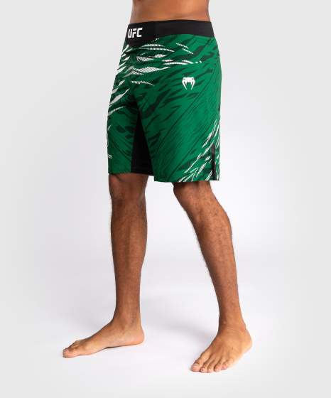 Venum Fight Shorts UFC Fusion Authentic Fight Night Long Fit, Grün 2