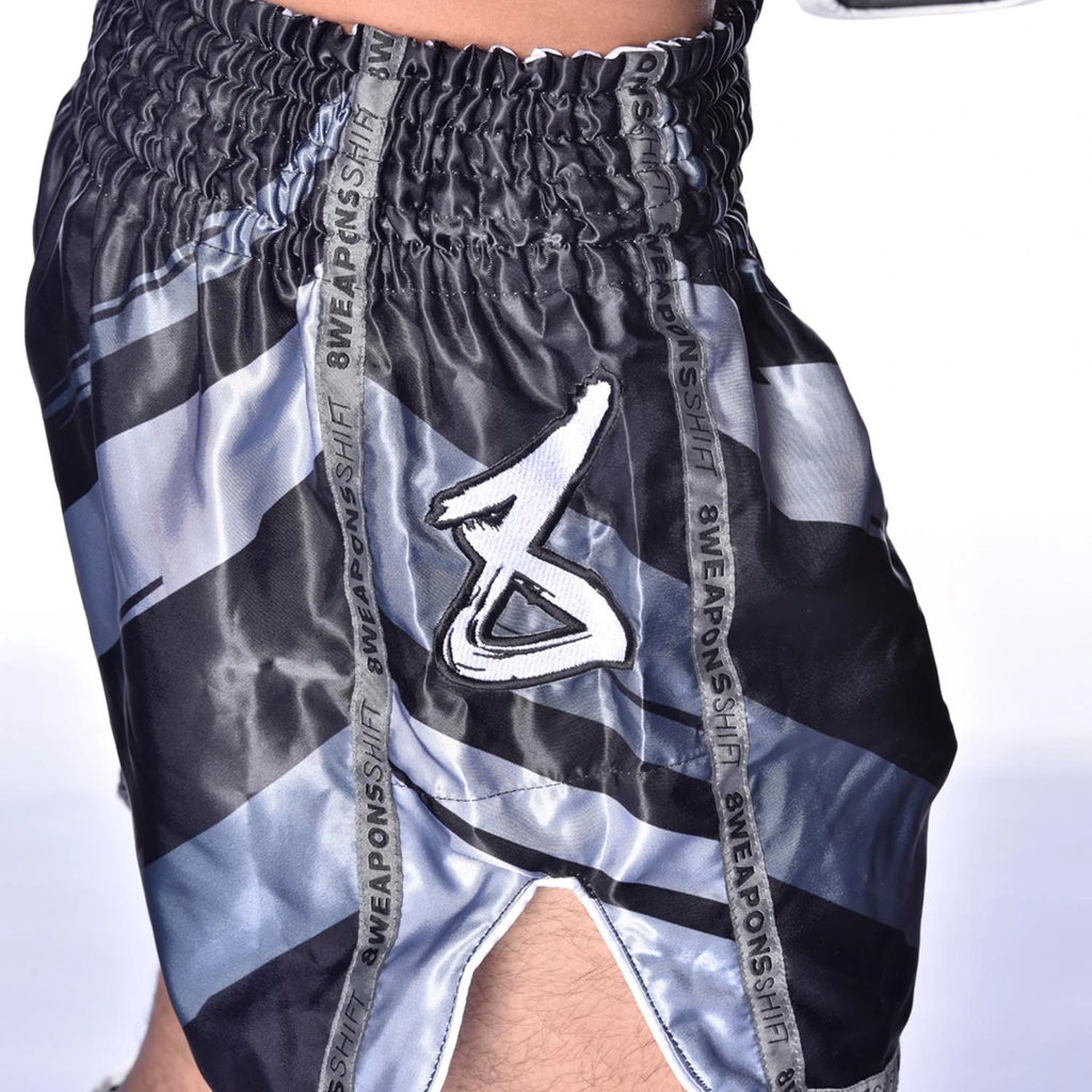 8Weapons Muay Thai Shorts Shift, Schwarz