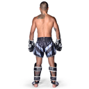 8Weapons Muay Thai Shorts Shift, Schwarz