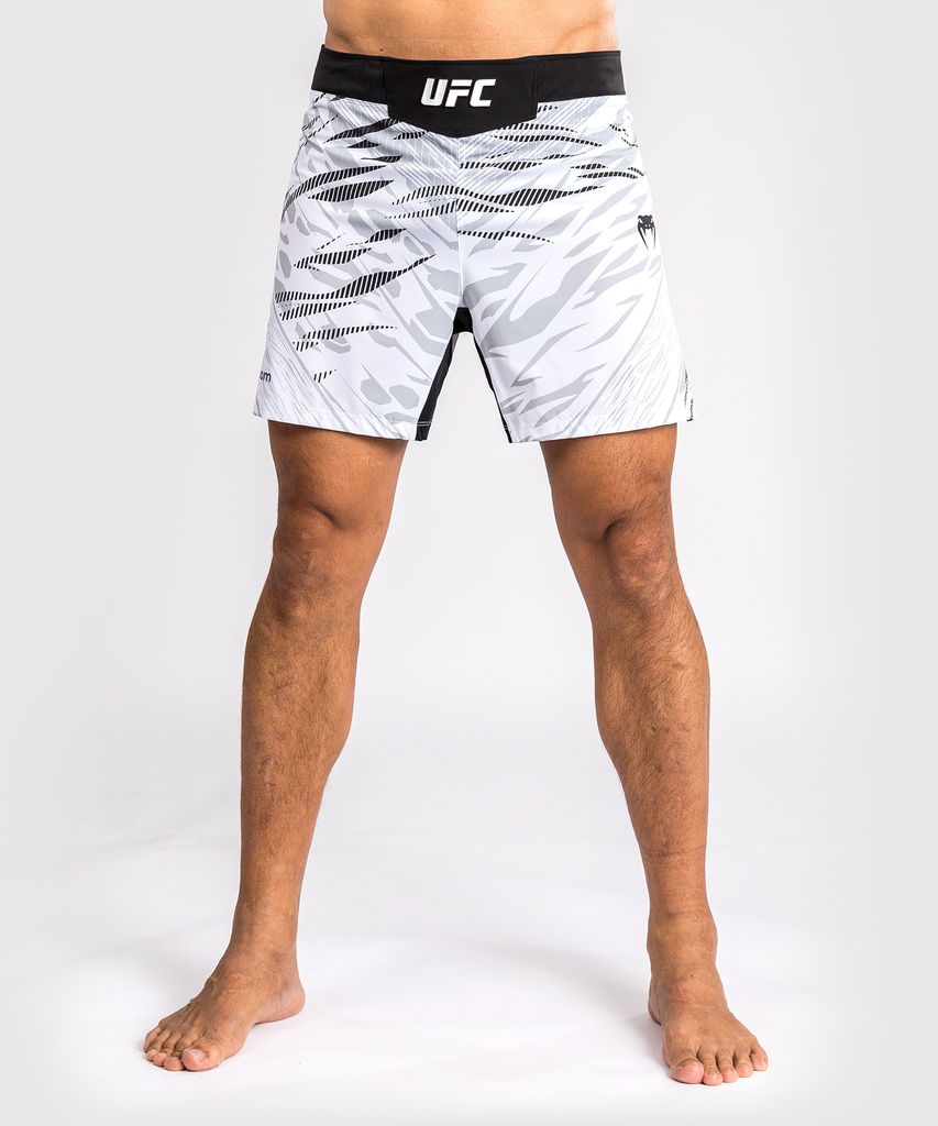 Venum Fight Shorts UFC Fusion Authentic Fight Night Short Fit, Weiß