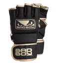 Bad Boy MMA Handschuhe mit Daumen, Schwarz-Gold